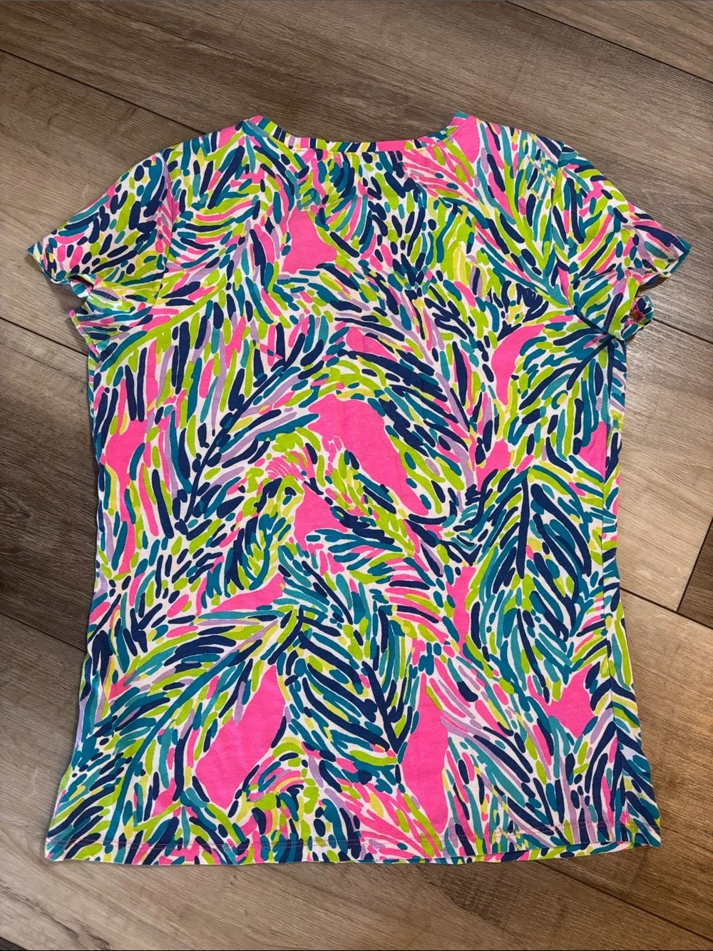 Lilly Pulitzer Michele V-Neck Top In "Palm Reader" Print - Picture 3 of 11
